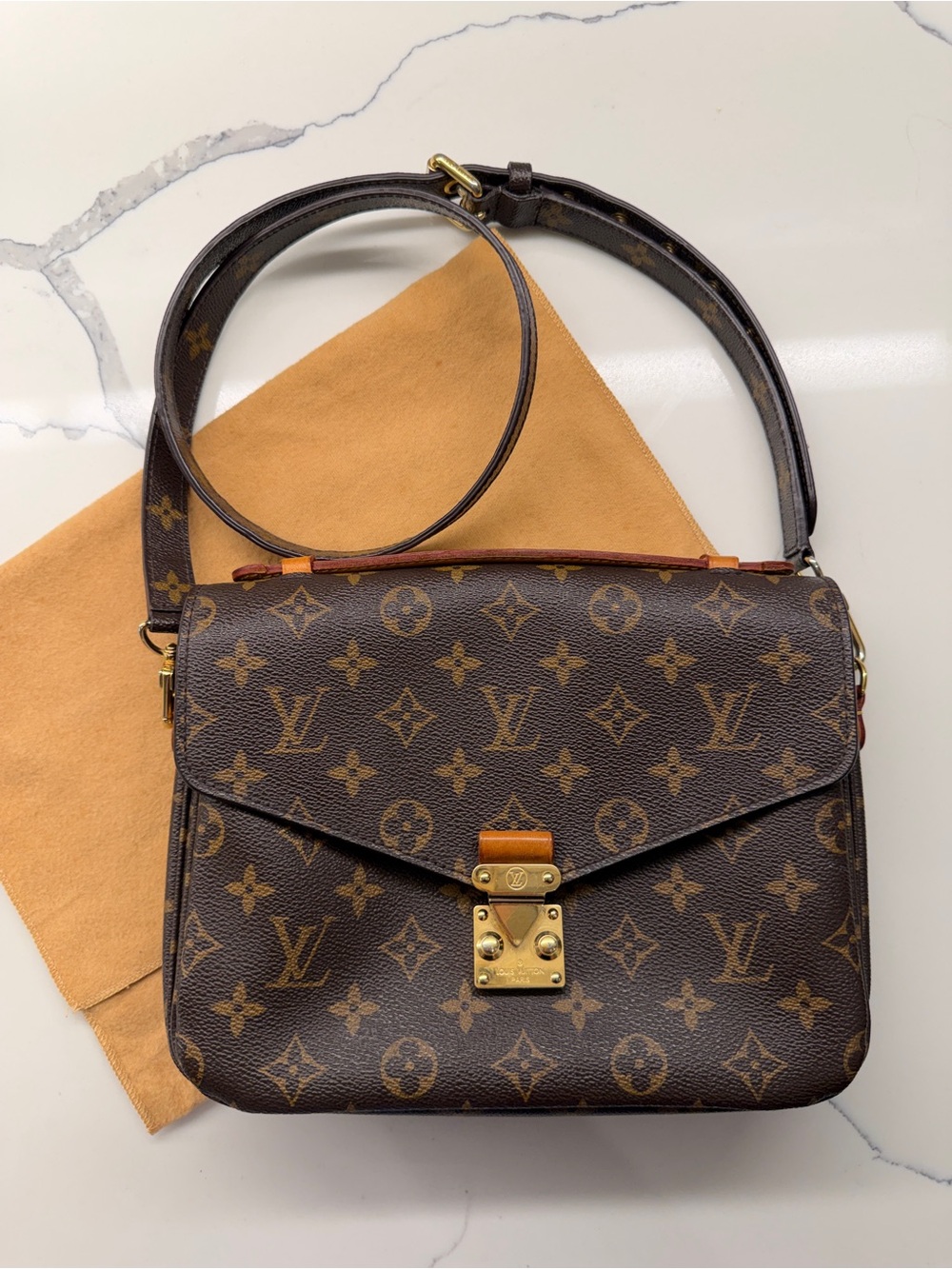 Louis Vuitton Monogram Pochette Metis